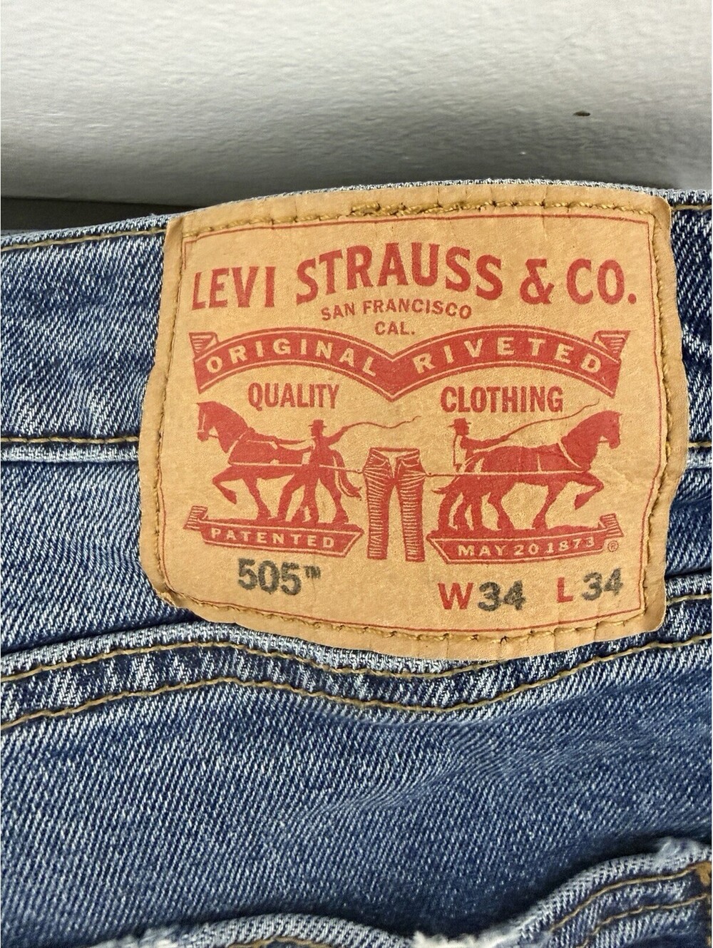 Levis 505 Classic Fit Mens Jeans Medium Wash Straight Leg Denim 34x34
